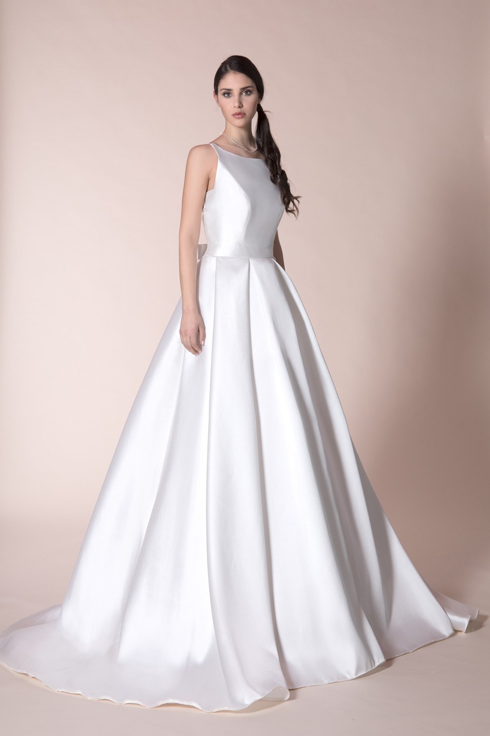Abiti Da Sposa In Mikado.Adele Magnani Atelier Abiti Da Sposa