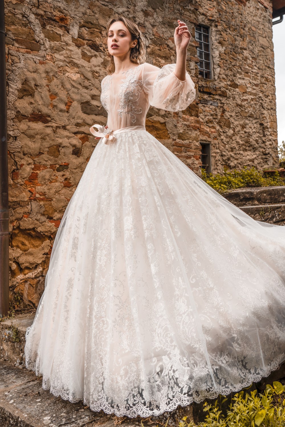 Abito da sposa Magnani Bridal Couture: abito in tulle ricamato e manica a sbuffo - BC 224 