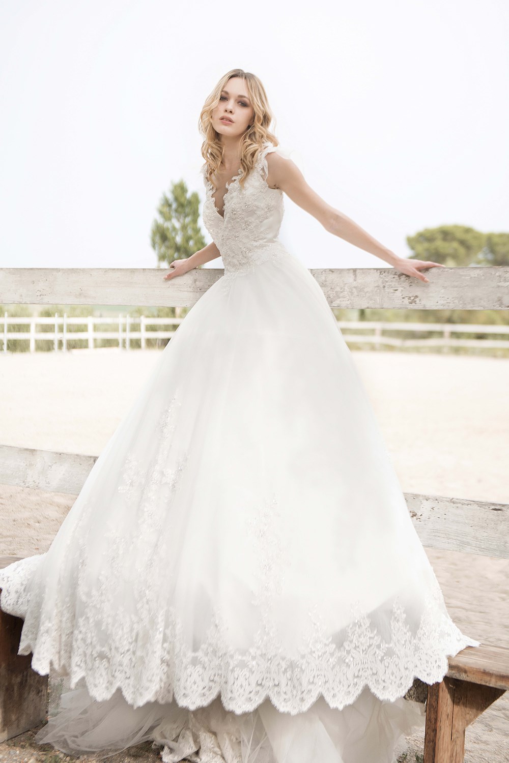 Wedding dresses Magnani Bridal Couture: BC 216 