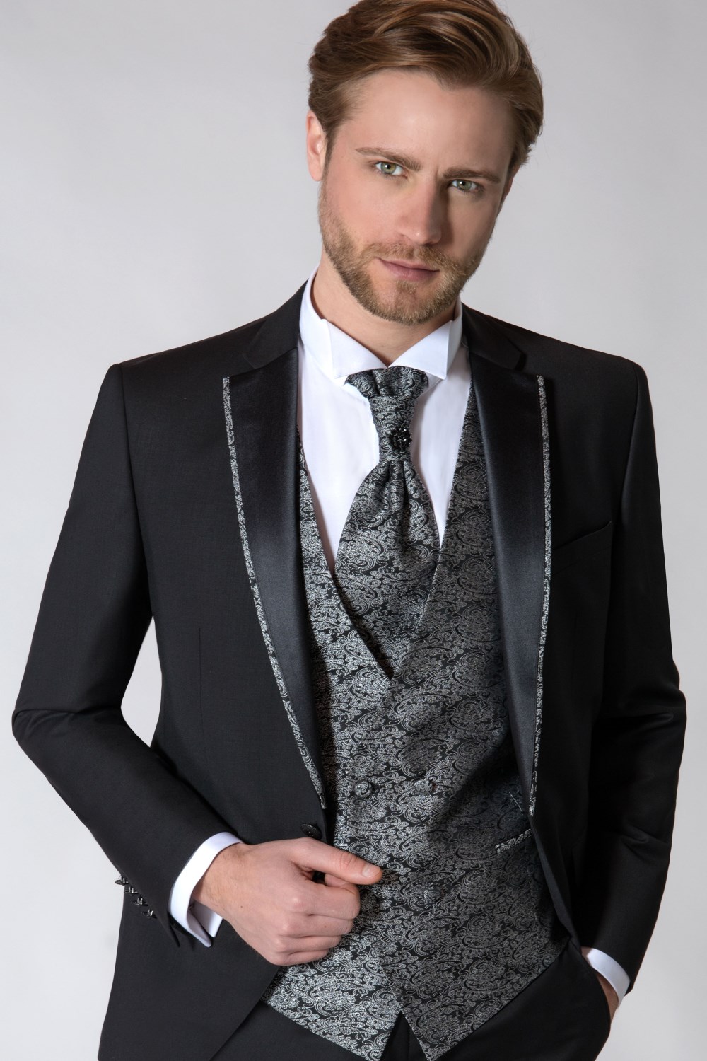 Abiti da sposo: CERIMONIA UOMO, ABITO CLASSICO GILET FANTASIA - M2