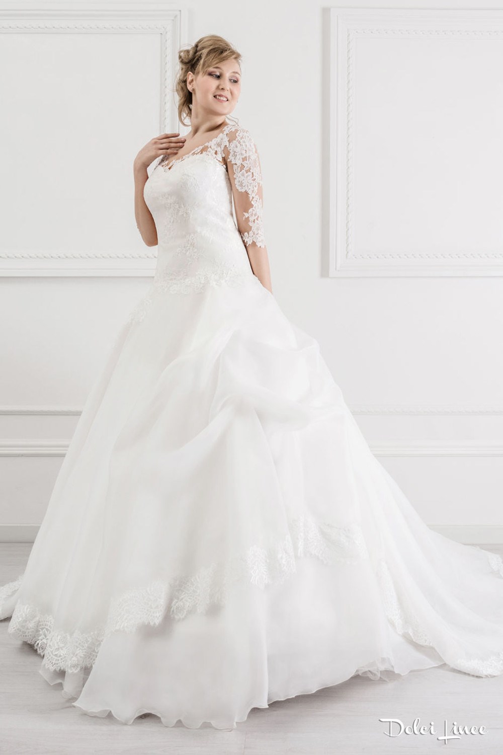 Wide dress in organza and embroidered lace - LX39 