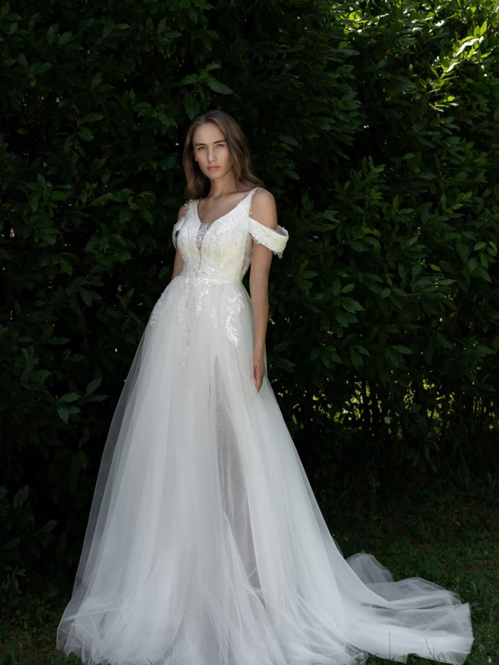 Wedding dresses - S521