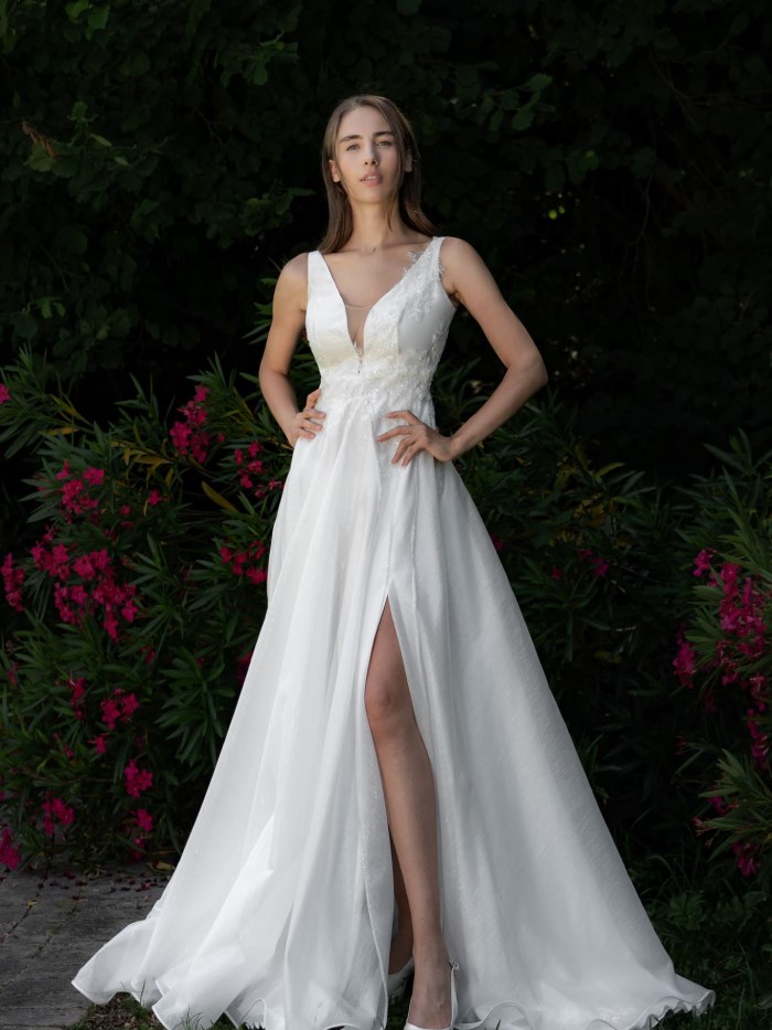 Wedding dresses - S525