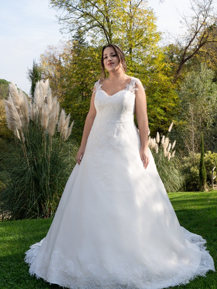 Curvy Wedding Dresses - LX086